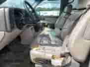 2001 Chevrolet Suburban LS с VIN 3GNEC16T61G226293, выставлен на аукционе Copart как лот 71911864 с пробегом 224 623 миль миль и Списание • Salvage title. История ставок и продаж доступна на DreamBid. Изображение 7.