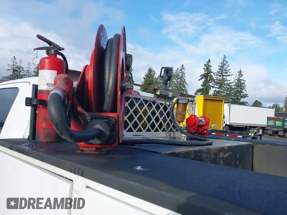 ✅ 2018 Ram 2500 Tradesman • VIN: 3C7WR4HJ0JG387749 • Lot: 41750102. Wystawiony na IAAI z przebiegiem 134 986 mil. Bezpłatny archiwum sprzedaży aukcyjnych z USA i szczegółowy raport historii pojazdu na DreamBid. Zdjęcie 13.