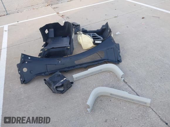 ✅ 2022 Volvo XC90 Momentum • VIN: YV4102CK1N1783874 • Лот: 43616340. Опубликован ранее на IAAI с пробегом 82 228 миль. Бесплатный доступ к архиву аукционных продаж из США и подробный отчёт об истории автомобиля на DreamBid. Изображение 12.