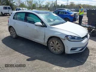 ✅ 2021 Volkswagen Golf TSI • VIN: 3VWG57AU4MM008113 • Lot: 42053444. Wystawiony na IAAI z przebiegiem 24 449 mil. Bezpłatny archiwum sprzedaży aukcyjnych z USA i szczegółowy raport historii pojazdu na DreamBid. Zdjęcie 1.