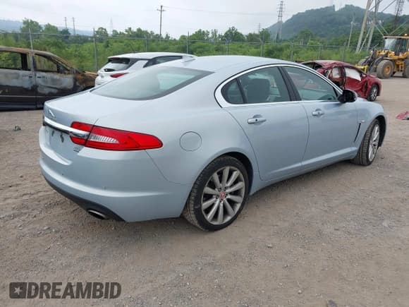 ✅ 2014 Jaguar XF SC • VIN: SAJWJ0EF3E8U13643 • Lot: 42689727. Wystawiony na IAAI z przebiegiem 47 560 mil. Bezpłatny archiwum sprzedaży aukcyjnych z USA i szczegółowy raport historii pojazdu na DreamBid. Zdjęcie 4.