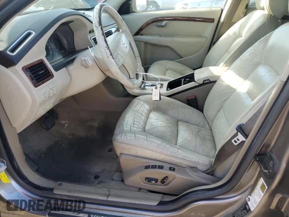 ✅ 2008 Volvo XC70 • VIN: YV4BZ982381009898 • Lot: 71318674. Listed on Copart with 155,951 mi. Free auction sales archive from the USA and detailed vehicle history report at DreamBid. Image 7.