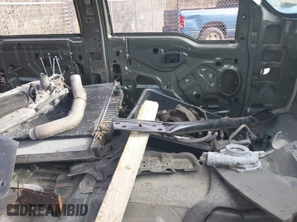 ✅ 2005 Ford Excursion Eddie Bauer • VIN: 1FMSU45P05ED43696 • Lot: 41674430. Listed on IAAI with Not provided. Free auction sales archive from the USA and detailed vehicle history report at DreamBid. Image 5.