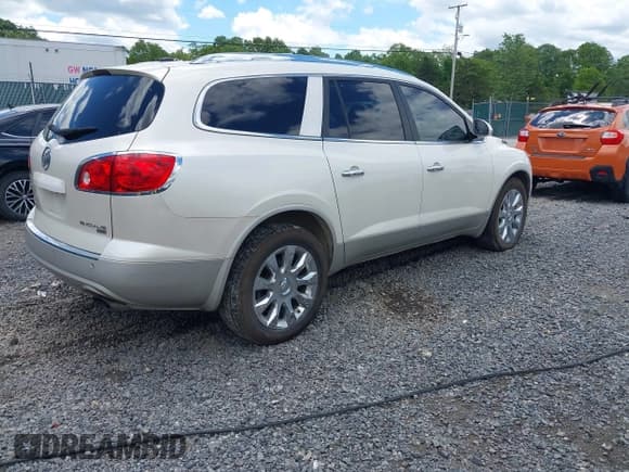 ✅ 2010 Buick Enclave CXL • VIN: 5GALVCEDXAJ228628 • Lot: 42332791. Wystawiony na IAAI z przebiegiem 138 955 mil. Bezpłatny archiwum sprzedaży aukcyjnych z USA i szczegółowy raport historii pojazdu na DreamBid. Zdjęcie 4.
