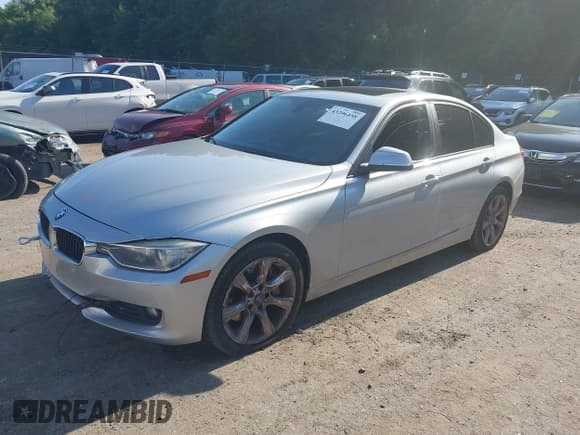 ✅ 2014 BMW 3 Series 335i xDrive • VIN: WBA3B9G53ENR90324 • Lot: 43206458. Wystawiony na IAAI z przebiegiem 160 543 mil. Bezpłatny archiwum sprzedaży aukcyjnych z USA i szczegółowy raport historii pojazdu na DreamBid. Zdjęcie 2.