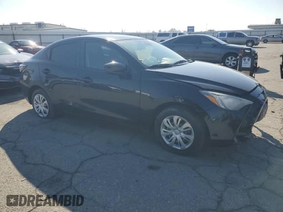 ✅ 2019 Toyota Yaris LE • VIN: 3MYDLBYV3KY517324 • Лот: 82658735. Опубликован ранее на Copart с пробегом 42 381 миль. Бесплатный доступ к архиву аукционных продаж из США и подробный отчёт об истории автомобиля на DreamBid. Изображение 4.