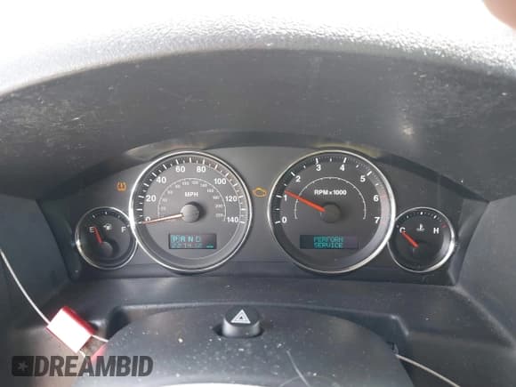 ✅ 2007 Jeep Commander Sport • VIN: 1J8HG48K67C633860 • Lot: 42670080. Wystawiony na IAAI z przebiegiem 227 412 mil. Bezpłatny archiwum sprzedaży aukcyjnych z USA i szczegółowy raport historii pojazdu na DreamBid. Zdjęcie 7.