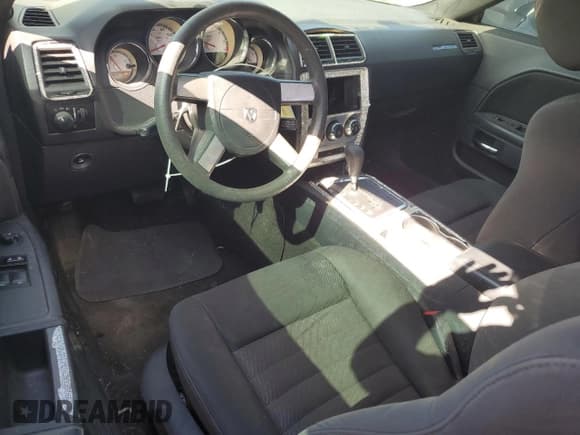 ✅ 2010 Dodge Challenger SE • VIN: 2B3CJ4DV1AH300457 • Lot: 76714904. Wystawiony na Copart z przebiegiem 187 962 mil. Bezpłatny archiwum sprzedaży aukcyjnych z USA i szczegółowy raport historii pojazdu na DreamBid. Zdjęcie 8.