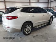 ✅ 2021 Buick Enclave Essence • VIN: 5GAERBKW7MJ199851 • Lot: 42441021. Wystawiony na IAAI z przebiegiem 98 812 mil. Bezpłatny archiwum sprzedaży aukcyjnych z USA i szczegółowy raport historii pojazdu na DreamBid. Zdjęcie 4.