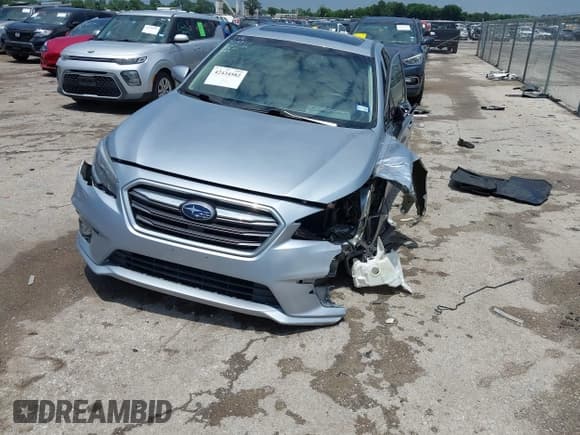 ✅ 2019 Subaru Legacy Limited • VIN: 4S3BNEN60K3029651 • Lot: 42434582. Wystawiony na IAAI z przebiegiem 80 905 mil. Bezpłatny archiwum sprzedaży aukcyjnych z USA i szczegółowy raport historii pojazdu na DreamBid. Zdjęcie 2.