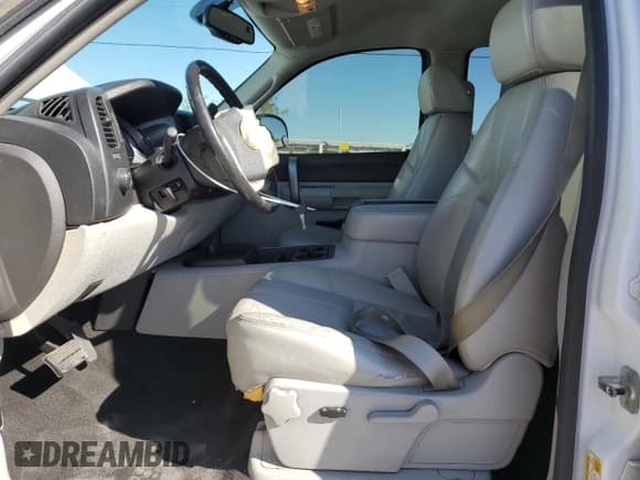 ✅ 2007 Chevrolet Silverado 1500 1LT • VIN: 2GCEC13J571527053 • Lot: 72844414. Listed on Copart with 307,186 mi. Free auction sales archive from the USA and detailed vehicle history report at DreamBid. Image 7.