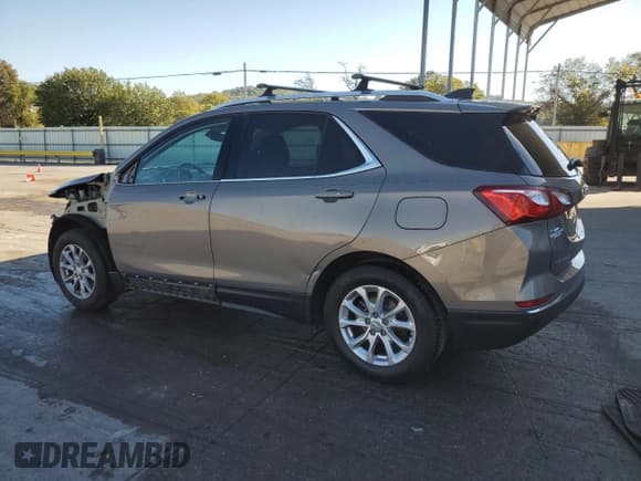 ✅ 2018 Chevrolet Equinox LT • VIN: 3GNAXJEV3JL113477 • Лот: 86112645. Опубликован ранее на Copart с пробегом 146 407 миль. Бесплатный доступ к архиву аукционных продаж из США и подробный отчёт об истории автомобиля на DreamBid. Изображение 2.