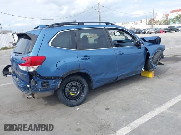 ✅ 2022 Subaru Forester Limited • VIN: JF2SKAPC5NH519127 • Lot: 42061563. Listed on IAAI with Not provided. Free auction sales archive from the USA and detailed vehicle history report at DreamBid. Image 4.