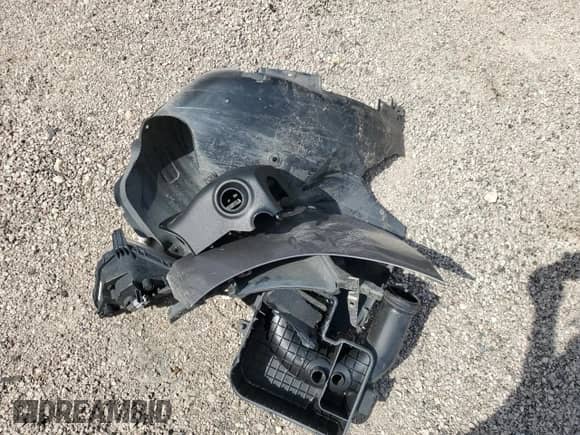 2020 Hyundai Elantra SE z VIN KMHD74LF4LU949239, wystawiony jako Copart lot #55599705 z przebiegiem 88 744 mil mil oraz Czysty tytuł • Clean title. Historia ofert i sprzedaży dostępna na DreamBid. Obrazek 12.