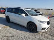 ✅ 2022 Chrysler Pacifica Limited • VIN: 2C4RC1GG6NR126352 • Лот: 81331595. Опубликован ранее на Copart с пробегом 79 341 миль. Бесплатный доступ к архиву аукционных продаж из США и подробный отчёт об истории автомобиля на DreamBid. Изображение 4.
