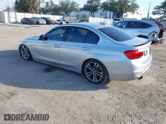 ✅ 2017 BMW 3 Series 330e • VIN: WBA8E1C31HA029655 • Lot: 43720229. Listed on IAAI with 96,416 mi. Free auction sales archive from the USA and detailed vehicle history report at DreamBid. Image 3.