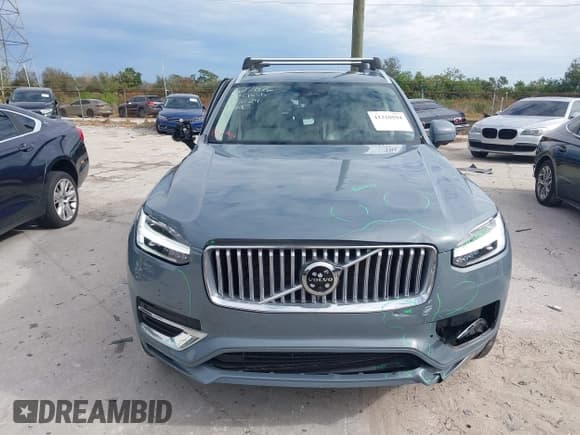 ✅ 2023 Volvo XC90 Plus • VIN: YV4L12PNXP1983388 • Lot: 41310594. Listed on IAAI with 17,780 mi. Free auction sales archive from the USA and detailed vehicle history report at DreamBid. Image 12.