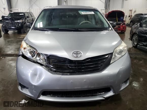 ✅ 2012 Toyota Sienna • VIN: 5TDZK3DC3CS240569 • Lot: 63664415. Listed on Copart with 129,329 mi. Free auction sales archive from the USA and detailed vehicle history report at DreamBid. Image 5.