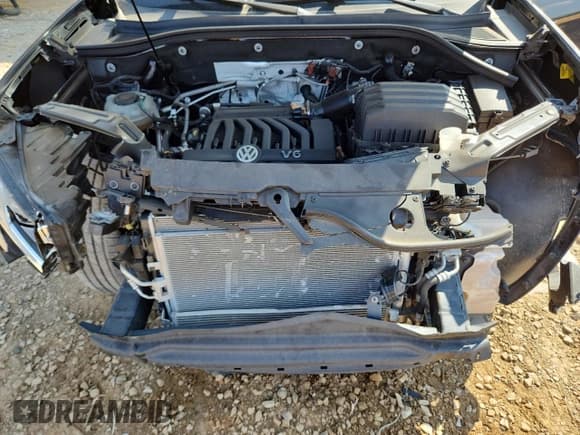 ✅ 2021 Volkswagen Atlas SE • VIN: 1V2JE2CAXMC218262 • Lot: 71541685. Listed on Copart with 109,688 mi. Free auction sales archive from the USA and detailed vehicle history report at DreamBid. Image 12.