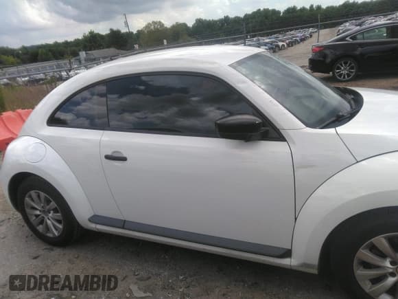 ✅ 2015 Volkswagen Beetle Fleet Edition • VIN: 3VWF17AT5FM605398 • Lot: 42695060. Listed on IAAI with 116,199 mi. Free auction sales archive from the USA and detailed vehicle history report at DreamBid. Image 13.