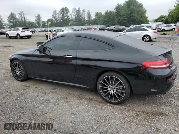 ✅ 2019 Mercedes-Benz C 300 • VIN: WDDWJ8DB9KF779597 • Lot: 62005655. Wystawiony na Copart z przebiegiem 64 185 mil. Bezpłatny archiwum sprzedaży aukcyjnych z USA i szczegółowy raport historii pojazdu na DreamBid. Zdjęcie 2.