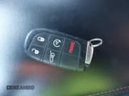 ✅ 2022 Dodge Durango R/T • VIN: 1C4SDHCT1NC226412 • Lot: 42002852. Wystawiony na IAAI z przebiegiem 56 916 mil. Bezpłatny archiwum sprzedaży aukcyjnych z USA i szczegółowy raport historii pojazdu na DreamBid. Zdjęcie 11.