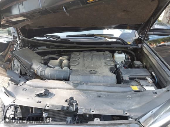 ✅ 2021 Toyota 4Runner SR5 • VIN: JTEMU5JR1M5872112 • Lot: 42563376. Wystawiony na IAAI z przebiegiem 42 016 mil. Bezpłatny archiwum sprzedaży aukcyjnych z USA i szczegółowy raport historii pojazdu na DreamBid. Zdjęcie 10.