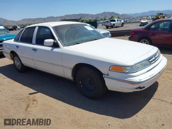 ✅ 1997 Ford Crown Victoria Police • VIN: 2FALP71WXVX188965 • Лот: 42702134. Опубликован ранее на IAAI с пробегом 322 848 миль. Бесплатный доступ к архиву аукционных продаж из США и подробный отчёт об истории автомобиля на DreamBid. Изображение 1.
