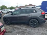 ✅ 2018 Jeep Cherokee Latitude • VIN: 1C4PJLCB6JD513998 • Lot: 42941760. Wystawiony na IAAI z przebiegiem 173 009 mil. Bezpłatny archiwum sprzedaży aukcyjnych z USA i szczegółowy raport historii pojazdu na DreamBid. Zdjęcie 14.