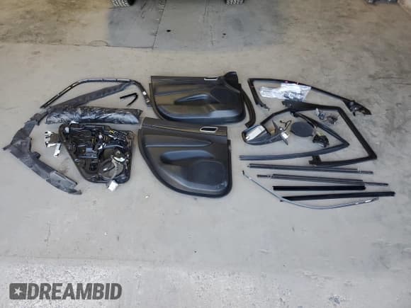 ✅ 2017 Jeep Grand Cherokee Altitude • VIN: 1C4RJFAG6HC905906 • Lot: 90667395. Listed on Copart with 94,528 mi. Free auction sales archive from the USA and detailed vehicle history report at DreamBid. Image 13.