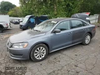 ✅ 2014 Volkswagen Passat S • VIN: 1VWAP7A36EC019169 • Lot: 71253095. Wystawiony na Copart z przebiegiem 167 635 mil. Bezpłatny archiwum sprzedaży aukcyjnych z USA i szczegółowy raport historii pojazdu na DreamBid. Zdjęcie 1.