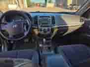 2010 Hyundai Santa Fe GL с VIN 5NMSGDAG0AH382488, выставлен на аукционе Copart как лот 69267895 с пробегом 194 048 миль миль и Списание • Salvage title. История ставок и продаж доступна на DreamBid. Изображение 8.