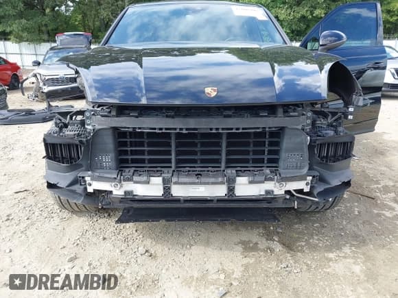 ✅ 2019 Porsche Cayenne • VIN: WP1AA2AY7KDA05479 • Lot: 43106906. Listed on IAAI with 72,738 mi. Free auction sales archive from the USA and detailed vehicle history report at DreamBid. Image 6.