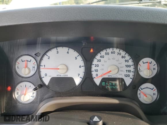 ✅ 2006 Dodge 2500 ST • VIN: 3D7KS26D16G251452 • Lot: 89193045. Wystawiony na Copart z przebiegiem 290 426 mil. Bezpłatny archiwum sprzedaży aukcyjnych z USA i szczegółowy raport historii pojazdu na DreamBid. Zdjęcie 9.