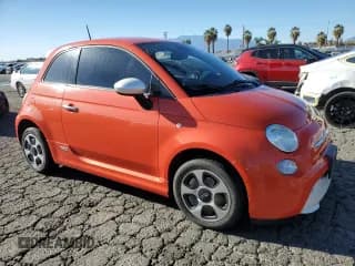 ✅ 2013 FIAT 500e • VIN: 3C3CFFGE2DT751680 • Lot: 86692035. Wystawiony na Copart z przebiegiem 29 848 mil. Bezpłatny archiwum sprzedaży aukcyjnych z USA i szczegółowy raport historii pojazdu na DreamBid. Zdjęcie 4.