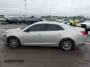 2014 Chevrolet Malibu LS z VIN 1G11A5SL5EF109895, wystawiony jako IAAI lot #43382636 z przebiegiem 164 185 mil mil oraz . Historia ofert i sprzedaży dostępna na DreamBid. Obrazek 14.