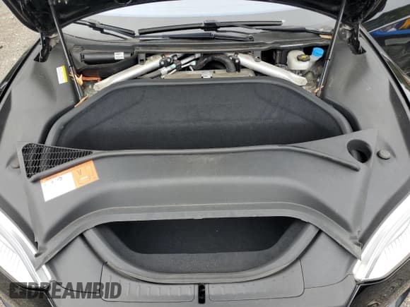 ✅ 2015 Tesla Model S 85D • VIN: 5YJSA1H28FFP73343 • Lot: 84586235. Wystawiony na Copart z przebiegiem 59 223 mil. Bezpłatny archiwum sprzedaży aukcyjnych z USA i szczegółowy raport historii pojazdu na DreamBid. Zdjęcie 11.