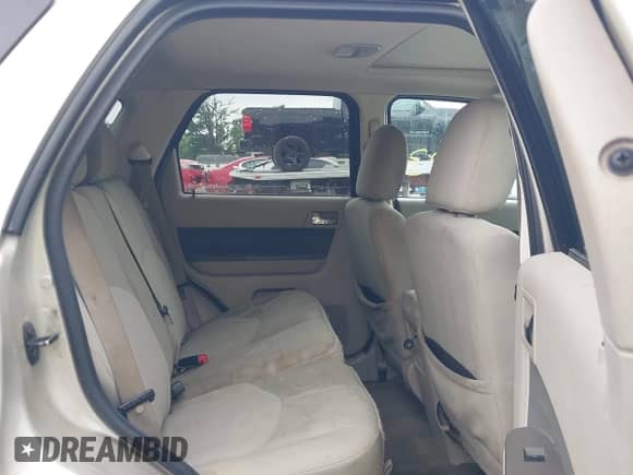 2010 Mercury Mariner z VIN 4M2CN8B73AKJ05123, wystawiony jako IAAI lot #42512923 z przebiegiem 240 736 mil mil oraz . Historia ofert i sprzedaży dostępna na DreamBid. Obrazek 8.