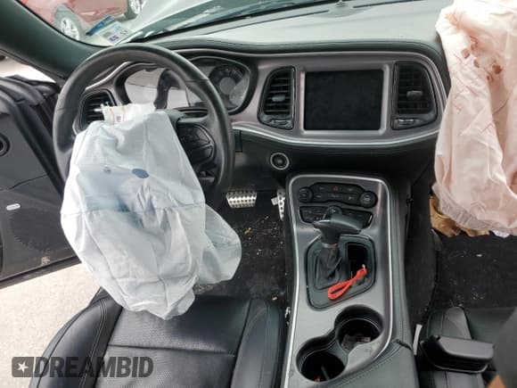 ✅ 2020 Dodge Challenger SXT • VIN: 2C3CDZAG9LH223319 • Lot: 82020623. Wystawiony na Copart z przebiegiem Nie podano. Bezpłatny archiwum sprzedaży aukcyjnych z USA i szczegółowy raport historii pojazdu na DreamBid. Zdjęcie 8.