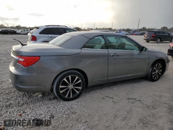 ✅ 2012 Chrysler 200 S • VIN: 1C3BCBGG8CN123104 • Lot: 80237824. Wystawiony na Copart z przebiegiem 103 008 mil. Bezpłatny archiwum sprzedaży aukcyjnych z USA i szczegółowy raport historii pojazdu na DreamBid. Zdjęcie 3.