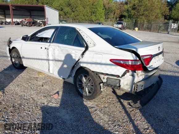 ✅ 2017 Toyota Camry SE • VIN: 4T1BF1FK3HU408949 • Lot: 43620511. Listed on IAAI with Not provided. Free auction sales archive from the USA and detailed vehicle history report at DreamBid. Image 3.