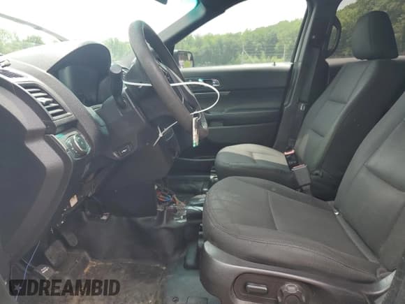 ✅ 2017 Ford Police Interceptor Utility • VIN: 1FM5K8ARXHGA04681 • Lot: 59983085. Wystawiony na Copart z przebiegiem 111 286 mil. Bezpłatny archiwum sprzedaży aukcyjnych z USA i szczegółowy raport historii pojazdu na DreamBid. Zdjęcie 7.