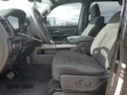 ✅ 2019 Ram 1500 Big Horn • VIN: 1C6SRFFT6KN890763 • Lot: 86437685. Wystawiony na Copart z przebiegiem 61 121 mil. Bezpłatny archiwum sprzedaży aukcyjnych z USA i szczegółowy raport historii pojazdu na DreamBid. Zdjęcie 7.