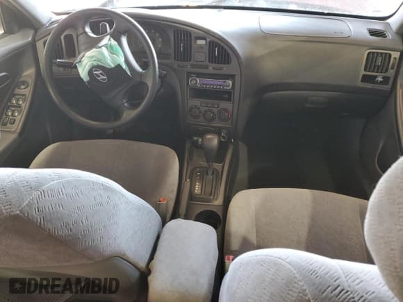 ✅ 2005 Hyundai Elantra GLS • VIN: KMHDN46DX5U073764 • Lot: 46432415. Wystawiony na Copart z przebiegiem Nie podano. Bezpłatny archiwum sprzedaży aukcyjnych z USA i szczegółowy raport historii pojazdu na DreamBid. Zdjęcie 8.