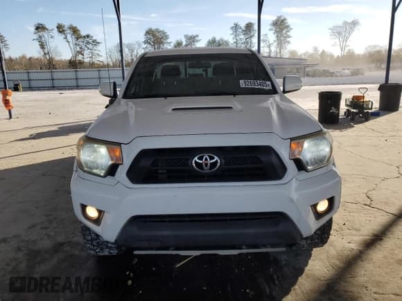 ✅ 2015 Toyota Tacoma • VIN: 3TMLU4EN2FM182321 • Lot: 92693405. Listed on Copart with 214,806 mi. Free auction sales archive from the USA and detailed vehicle history report at DreamBid. Image 5.