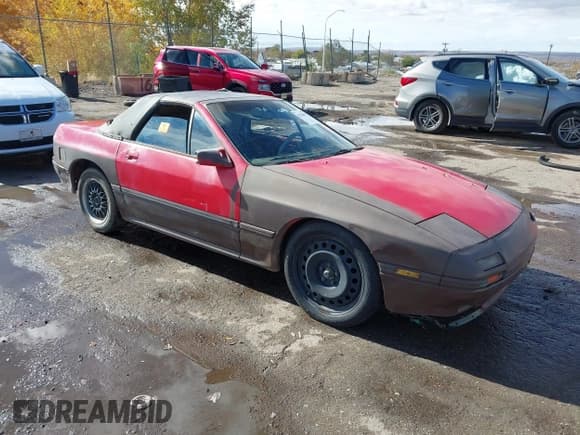 ✅ 1988 Mazda RX-7 • VIN: JM1FC3515J0103503 • Lot: 43766892. Wystawiony na IAAI z przebiegiem 238 893 mil. Bezpłatny archiwum sprzedaży aukcyjnych z USA i szczegółowy raport historii pojazdu na DreamBid. Zdjęcie 1.