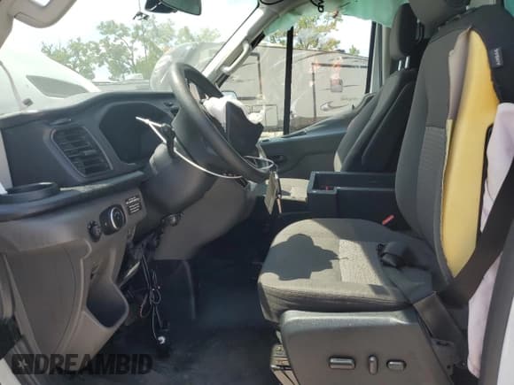 ✅ 2020 Ford Transit • VIN: 1FDBR1CGXLKA32150 • Lot: 69439025. Wystawiony na Copart z przebiegiem Nie podano. Bezpłatny archiwum sprzedaży aukcyjnych z USA i szczegółowy raport historii pojazdu na DreamBid. Zdjęcie 7.