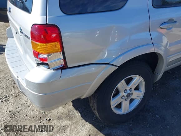 ✅ 2005 Ford Escape Hybrid • VIN: 1FMCU95H45KD16867 • Лот: 41661311. Опубликован ранее на IAAI с пробегом 206 698 миль. Бесплатный доступ к архиву аукционных продаж из США и подробный отчёт об истории автомобиля на DreamBid. Изображение 6.
