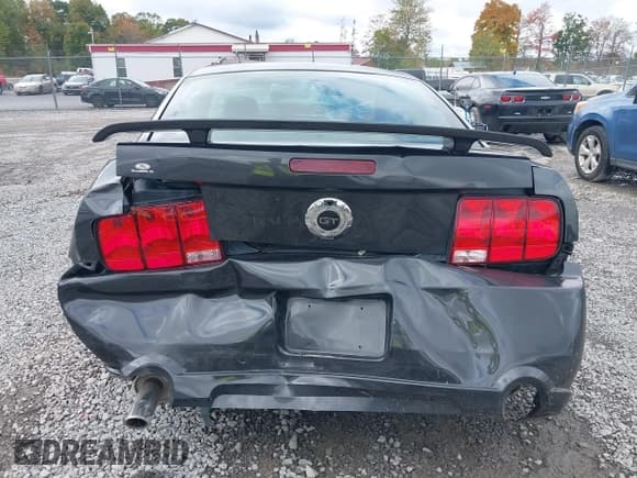 ✅ 2008 Ford Mustang GT Deluxe • VIN: 1ZVHT82H685175733 • Lot: 43274979. Listed on IAAI with 30,231 mi. Free auction sales archive from the USA and detailed vehicle history report at DreamBid. Image 17.