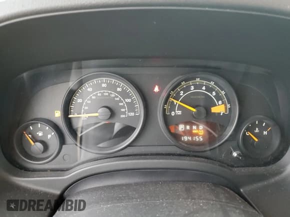 ✅ 2014 Jeep Patriot Latitude • VIN: 1C4NJRFB9ED536672 • Lot: 86606415. Listed on Copart with 194,155 mi. Free auction sales archive from the USA and detailed vehicle history report at DreamBid. Image 9.